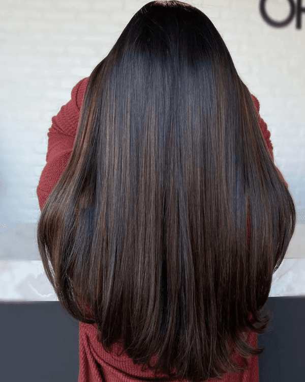 Transform your hairstyle instantly with Bella Hararo’s 10 PCS Set Premium Straight Clip-In Hair Extensions