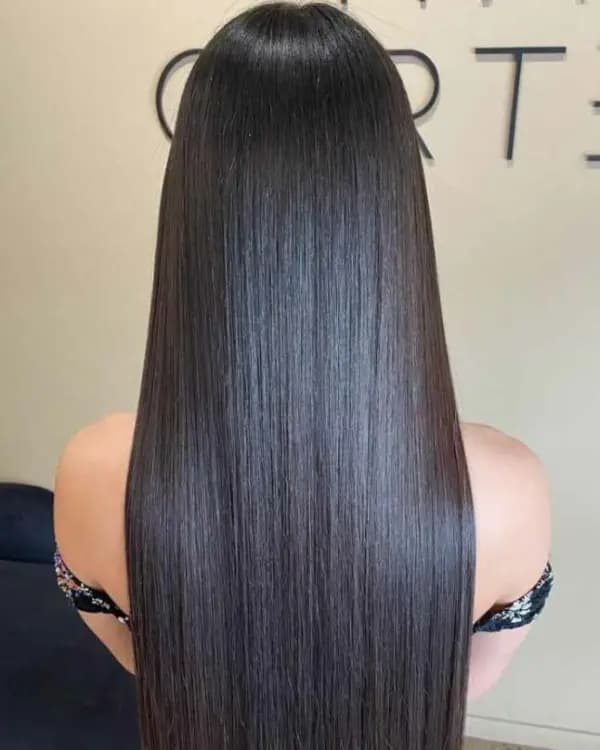 Get sleek, voluminous, and natural-looking hair with Bella Hararo’s 7 PCS Premium Straight Clip-In Extensions