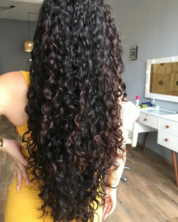 Achieve luxurious, natural curls with Bella Hararo’s Indian Remy Hair Bulk Indian Curly Extensions