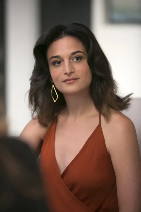 Jenny Slate’s Secret to Voluminous Locks: Weft Hair Extensions Unveiled