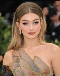 From Casual to Catwalk: Gigi Hadid’s Weft Transformation Story