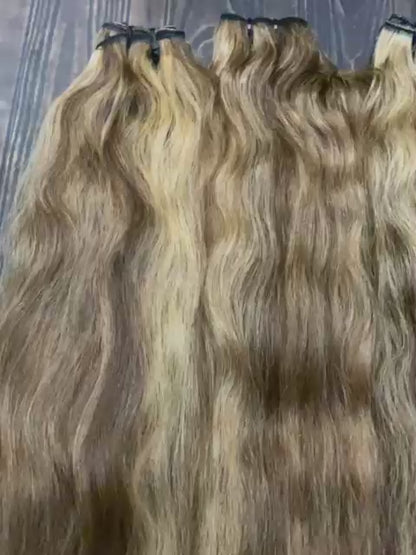 3 Bundle Deal Raw Unprocessed Wavy Human Hair In Blonde Highlight Color (Pack Of 3 Bundles )